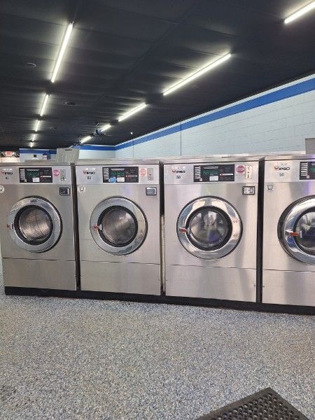 Large capacity washers at Lapeer Laundry